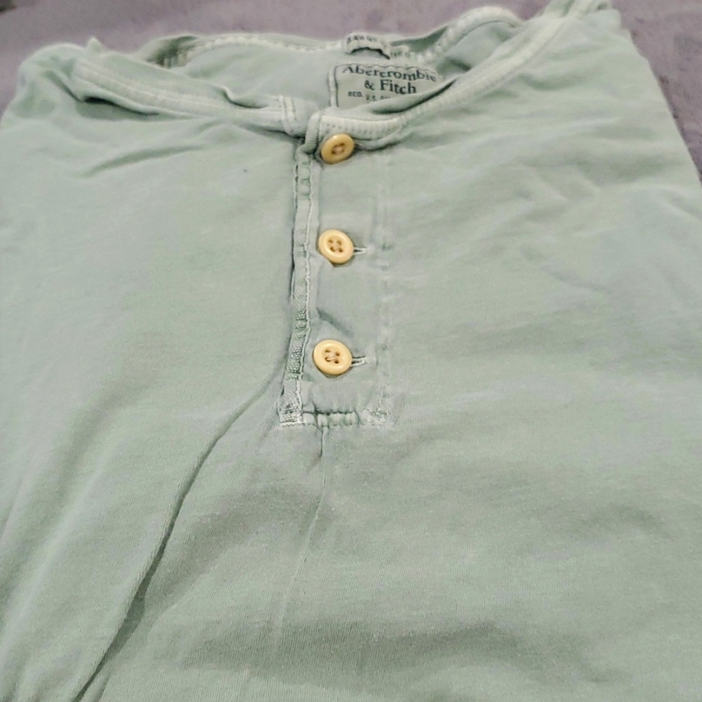 Green Abercrombie short sleeve shirt for teens